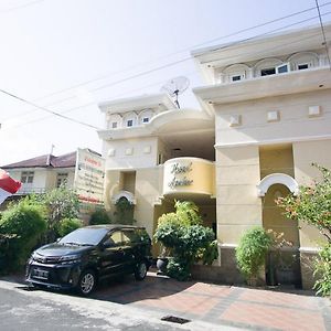 RedDoorz near Pantai Falajawa Ternate